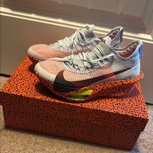 Nike Flyknit Running Shoes - orange and Gray